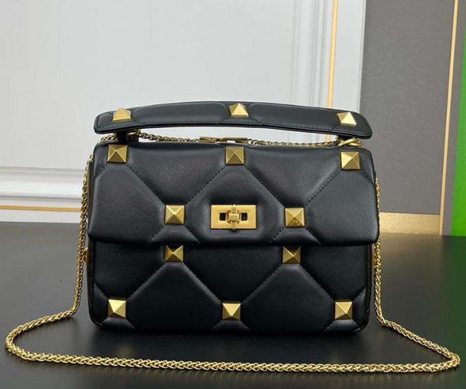 How does DHGATE Purse compare to one from Louis Vuitton store. DHGATE  purses LV and Gucci￼ 